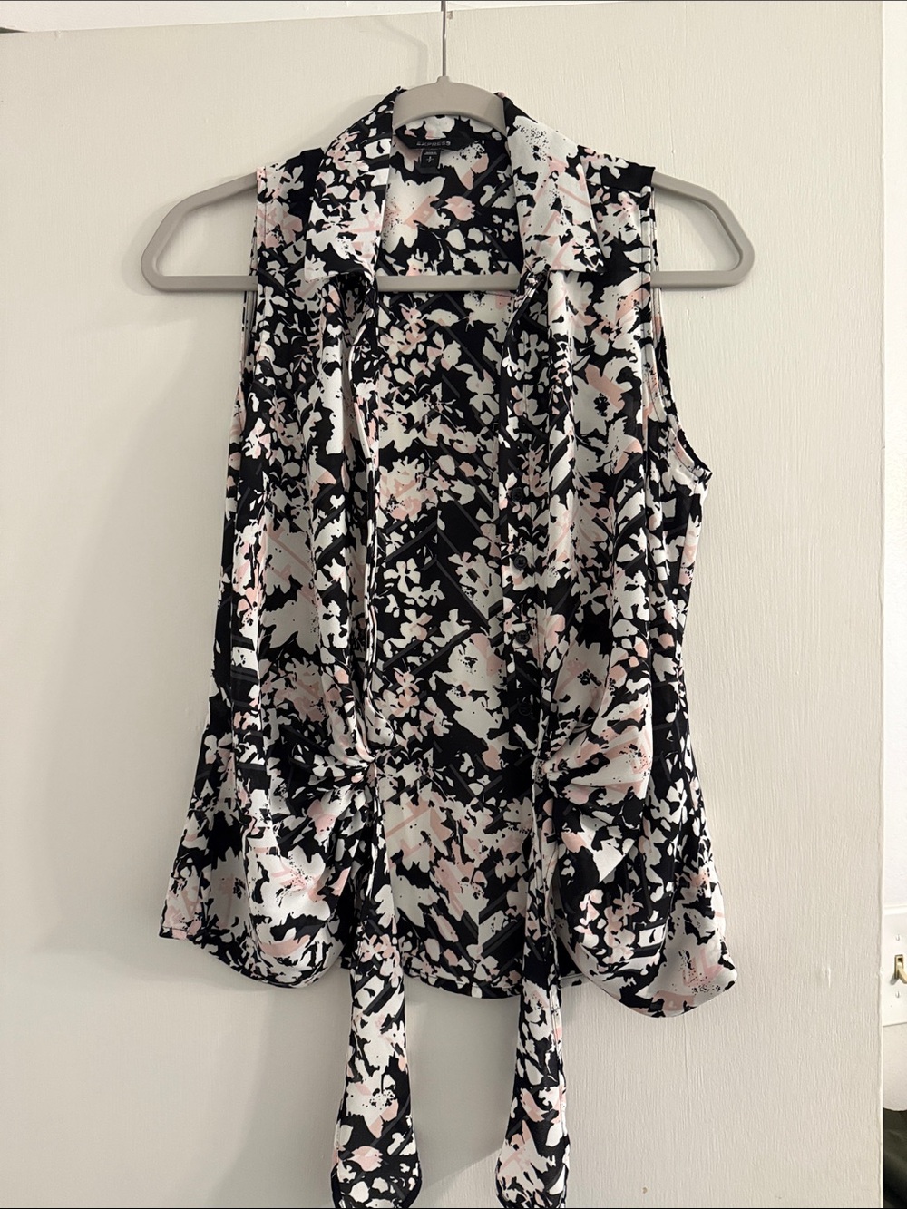 Express Sleeveless Floral Print - Black & Pink